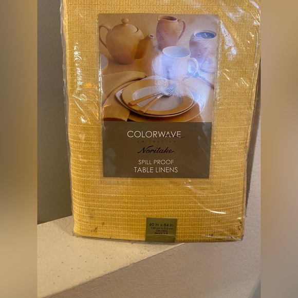 Color Ware Collection Noritake Spill Proof Tablecloth.Seats 6-8.Oblong.60-84.NWT - Picture 1 of 5